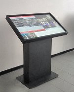 Totem 42" Touch Screen a leggio